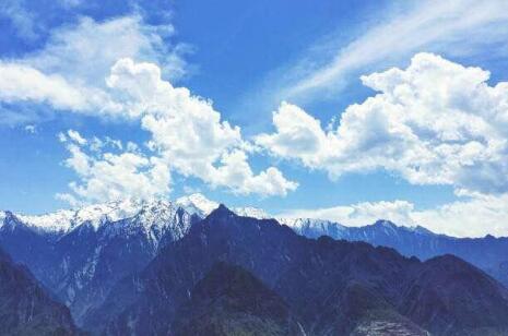 浮云是什么意思,浮云的意思