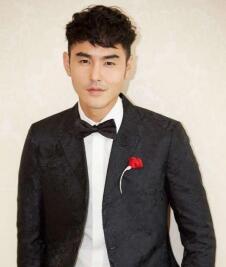 �(j��ng)��